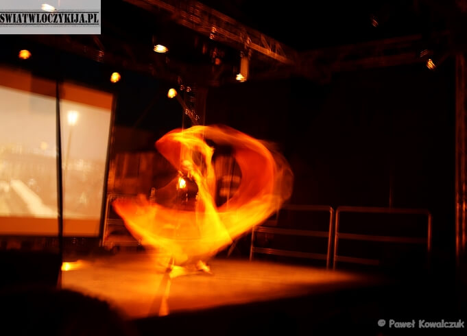Teatr tańca na Placu Rybnym w Lublinie podczas Nocy Kultury